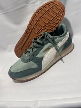 PUMA Women's Green Sr. Siege Leo Running Sneaker Size 8